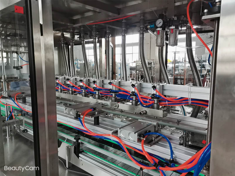 全自動葡萄酒灌裝機(jī)